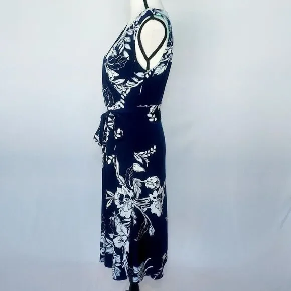 Sandra Darren Women's Navy and White Flower Dress with Tie Belt Size Small - Picture 3 of 11